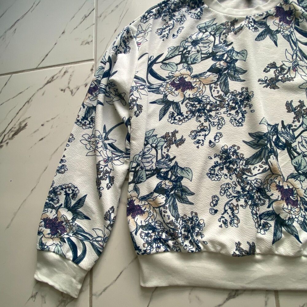 SHEIN Womens XL White Blue All Over Floral Print Crewneck Sweatshirt Pullover - Picture 2 of 10